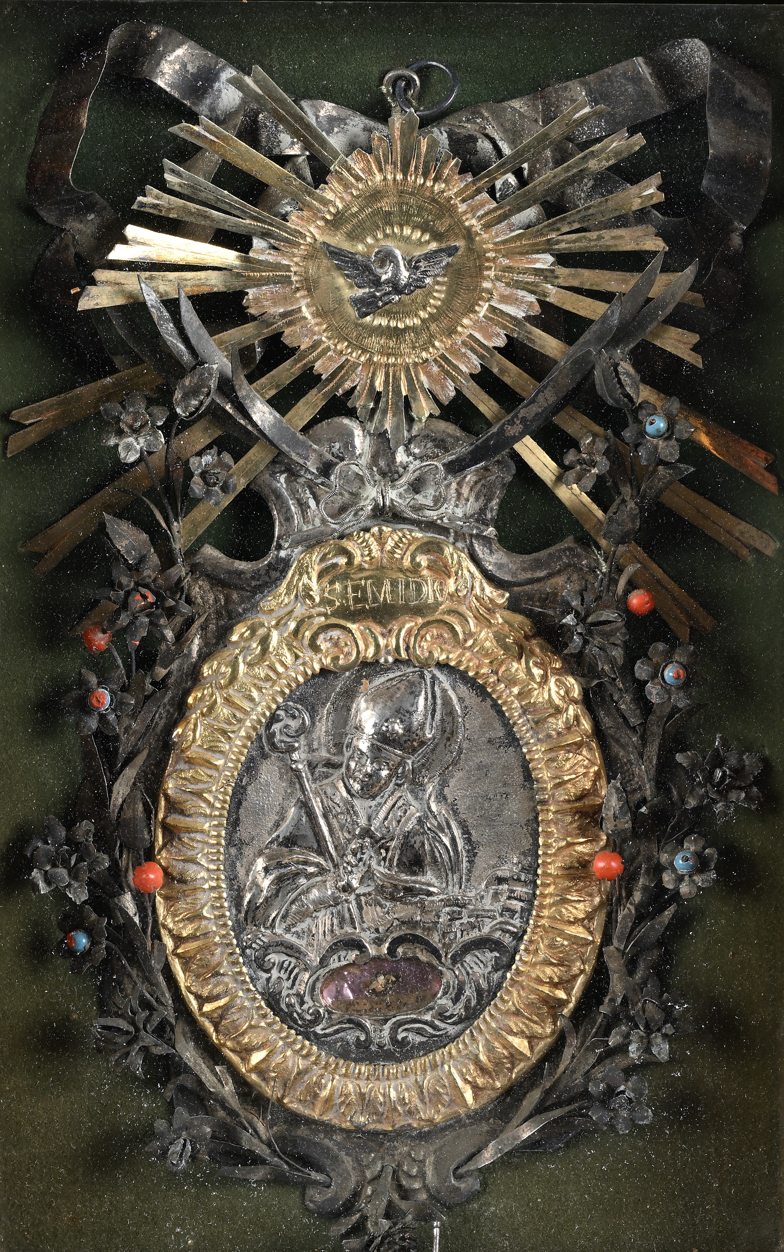 Placca devozionale in argento sbalzato e metallo dorato, XVIII secolo