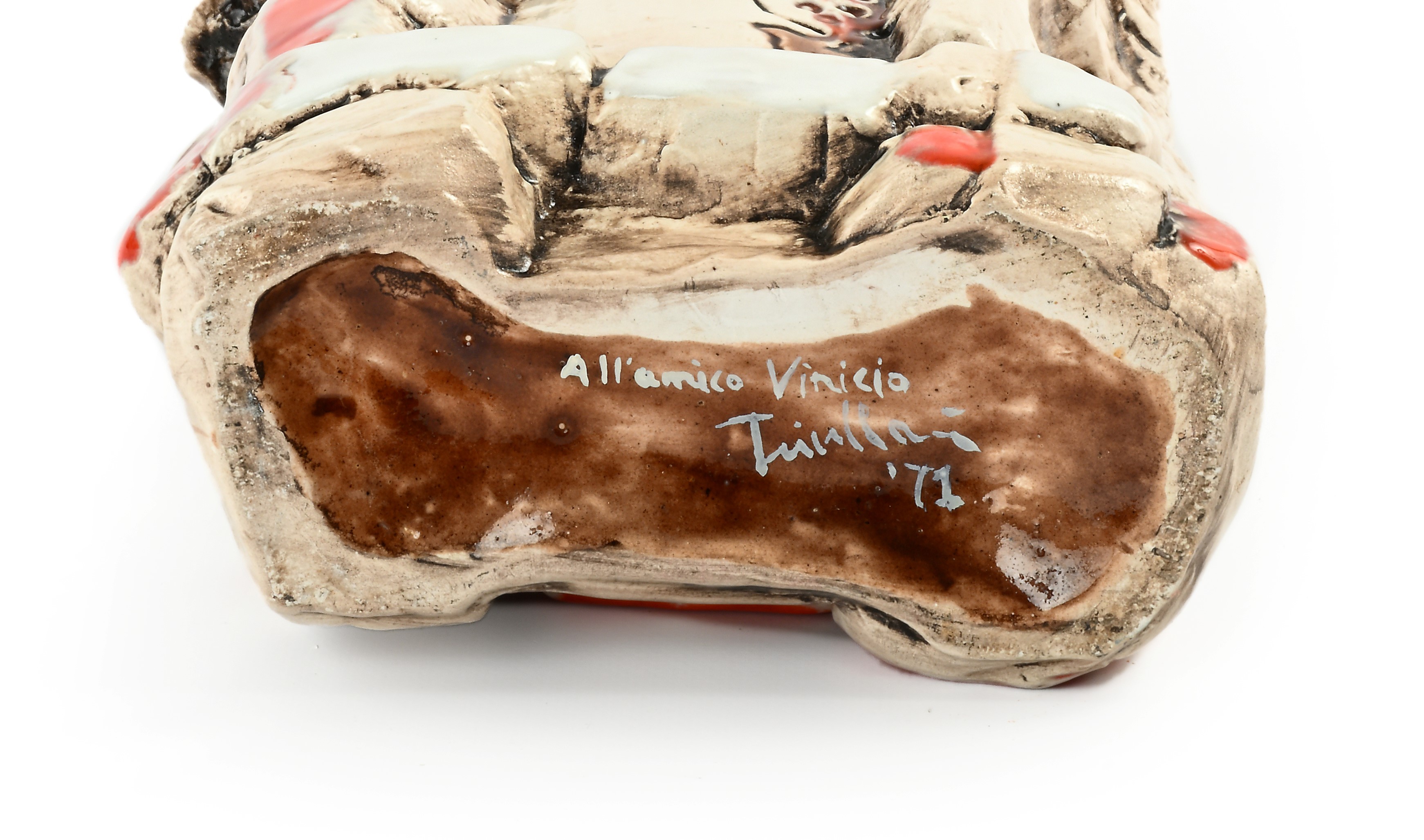 Vaso in ceramica smaltata decorata con motivi di foglie e grappoli d'uva