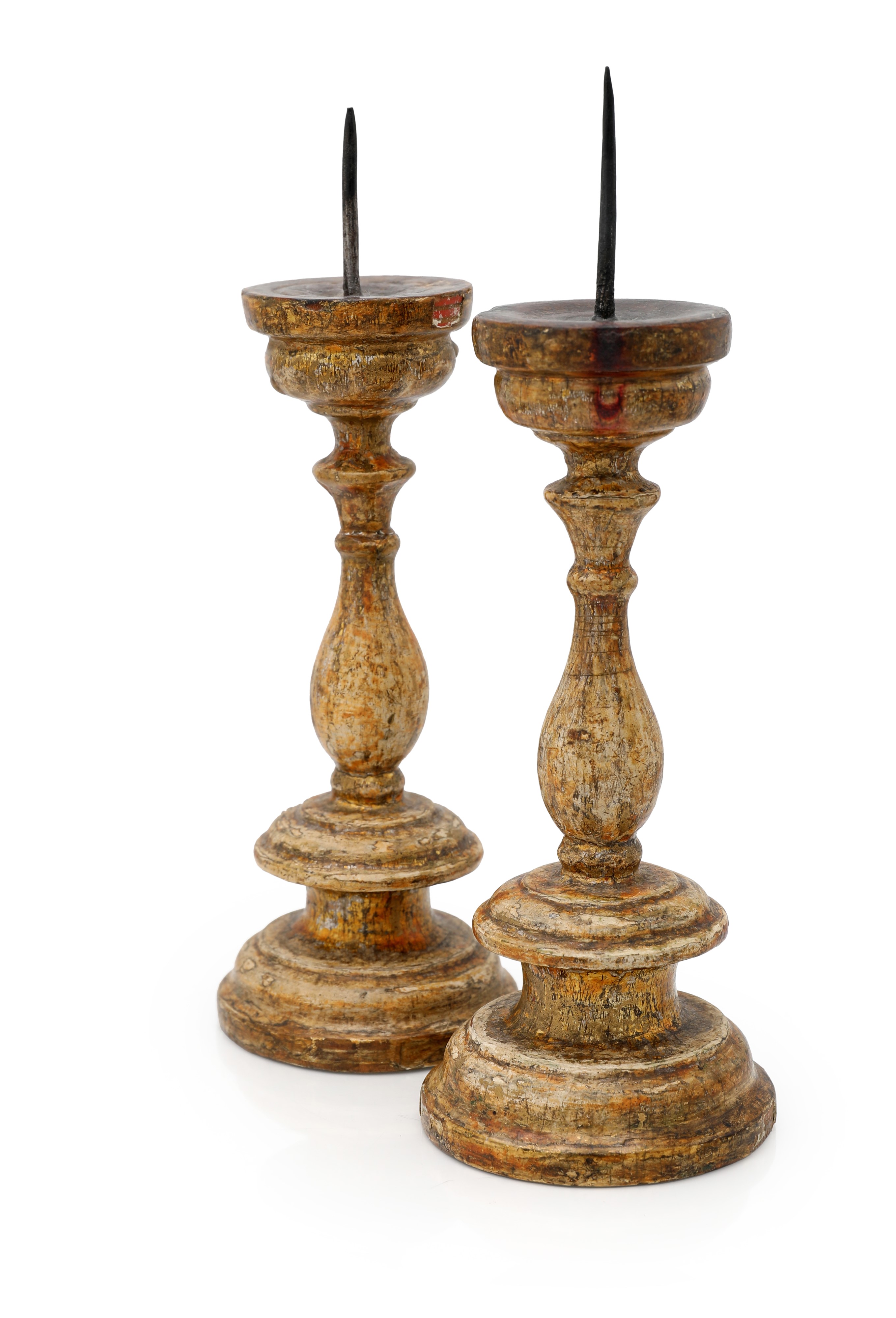 Coppia di piccoli candelieri in legno, XIX secolo