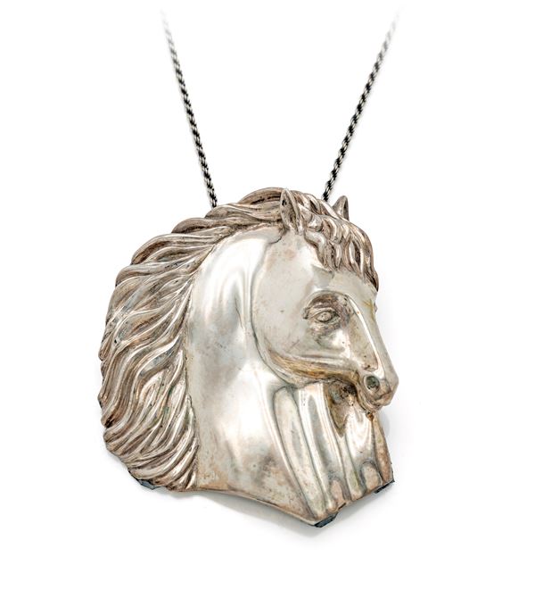 Giorgio De Chirico, pendente cavallo in argento