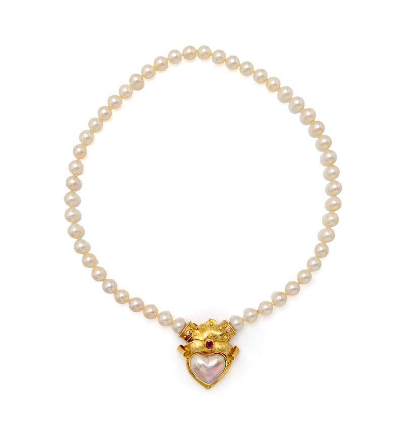 Collana di perle e oro giallo 750/000, perle da coltivazione mm 8½