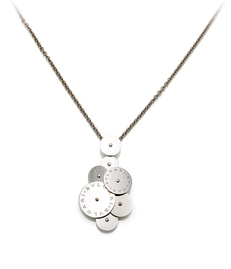 Bulgari, collana con pendente in oro, collezione Cicladi