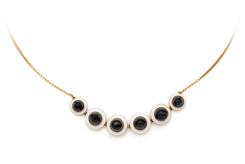 Cloche Frères, collana in oro 750/000 con smalti e pietre blu