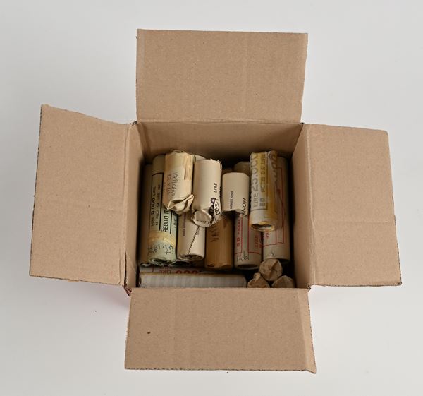 Città del Vaticano - Lotto rotolini da 50 monete: 20 Lire 1961 (3); 50 Lire 1971 (5), 1972 (4), 1977 (2); 100 Lire 1962 Concilio (2), 1971 (3), 1972, 1974, 1975, 1976 (più 2 parti di 100 Lire 1962 Concilio; 100 Lire 1972 e 500 Lire 1990)