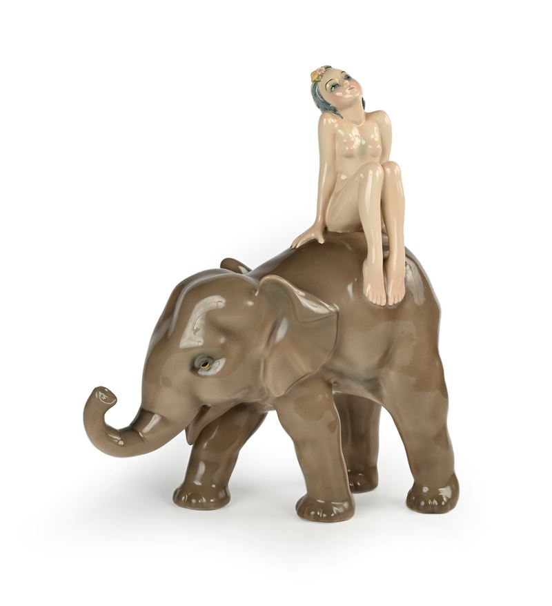 Nudino su elefante