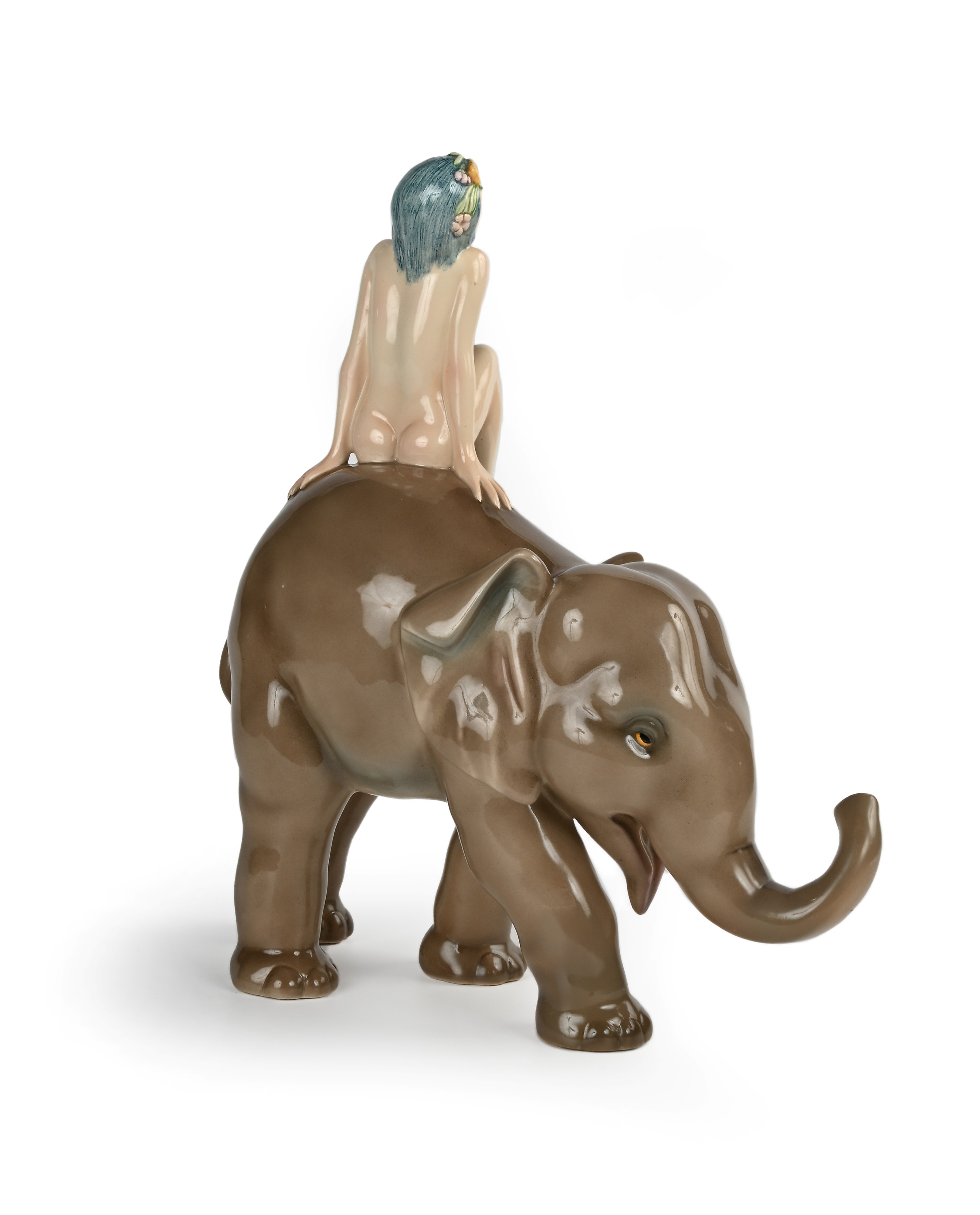 Nudino su elefante