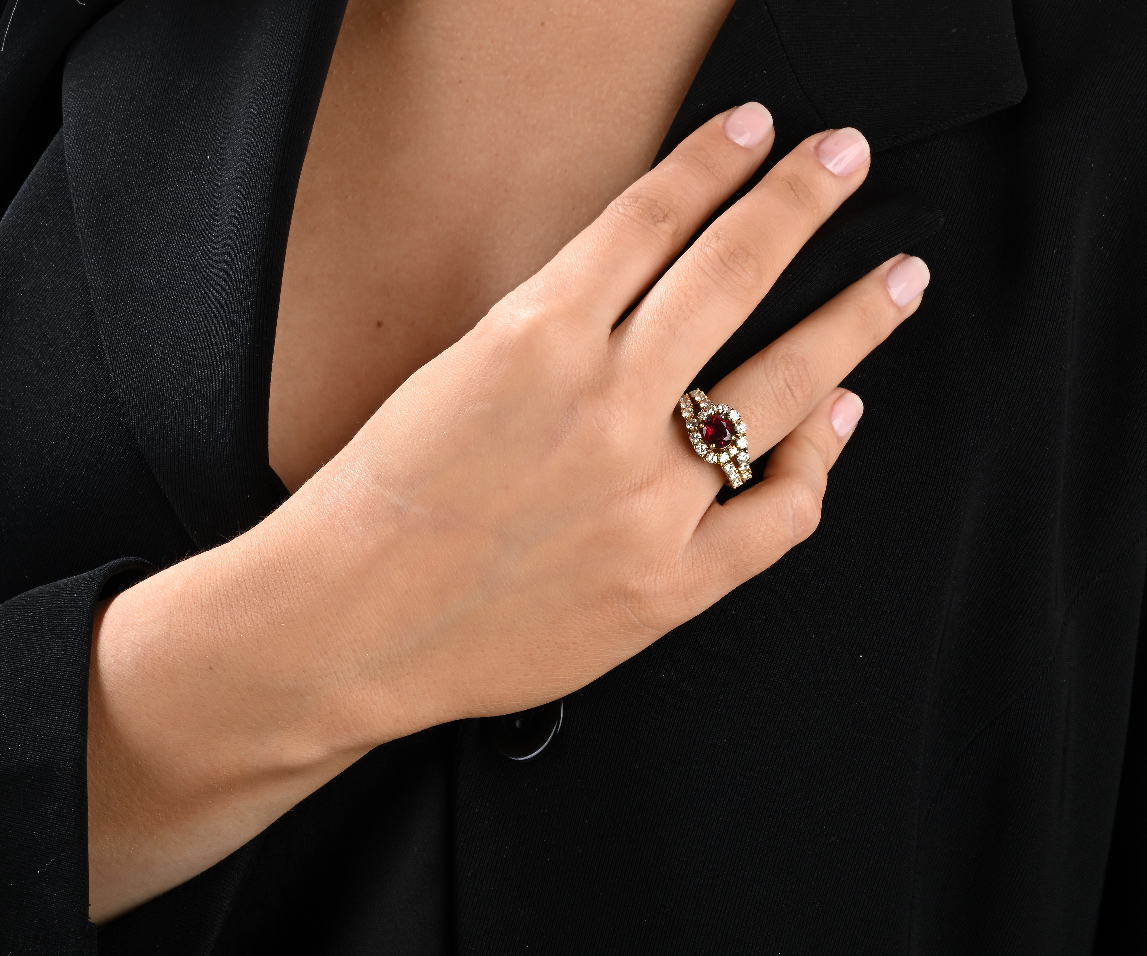 Anello in oro, brillanti e rubino