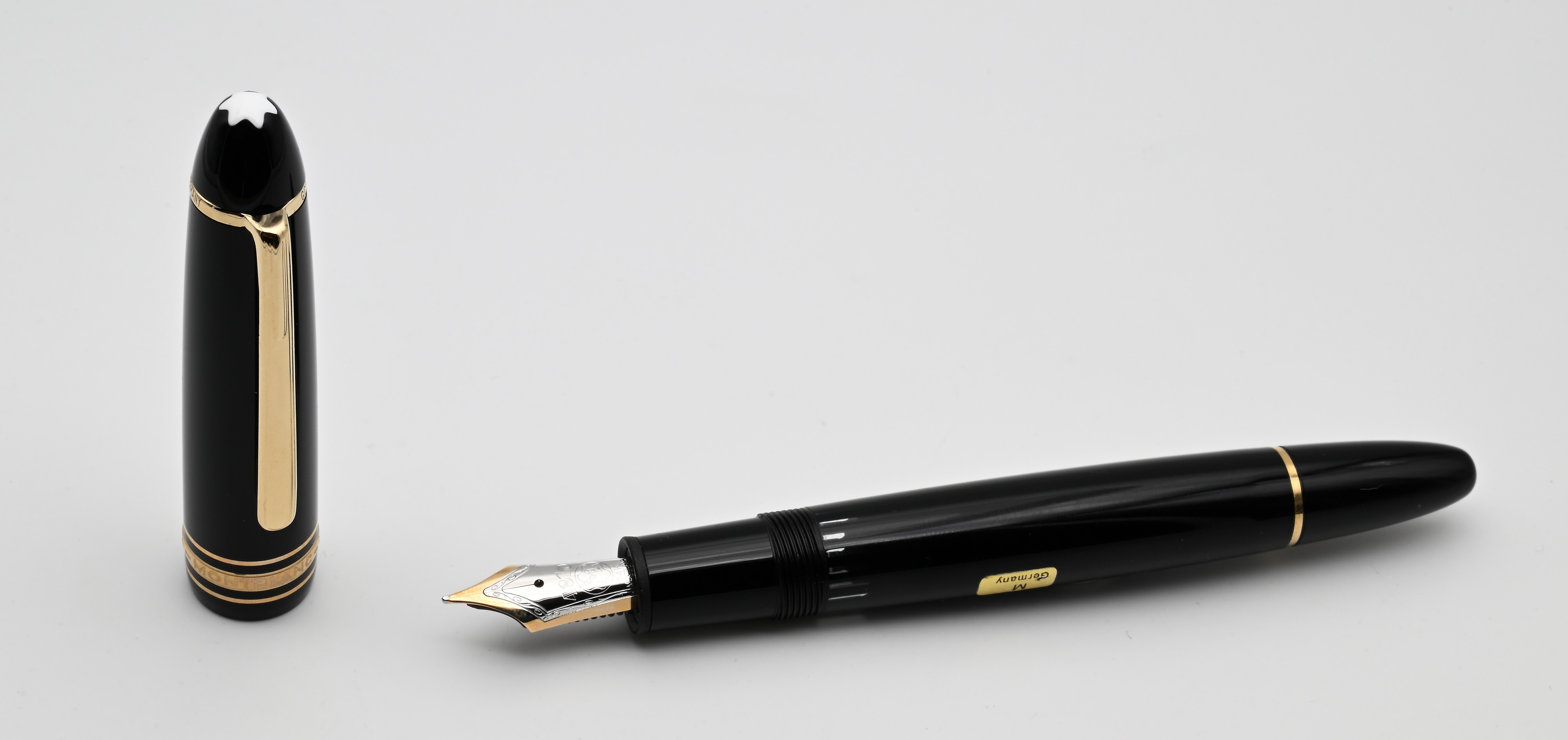 Montblanc Meisterstuck 146 - Penna stilografica in resina nera con particolari dorati