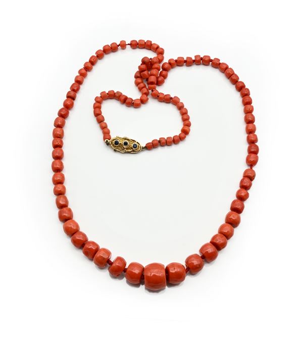 Collana in corallo ed oro
