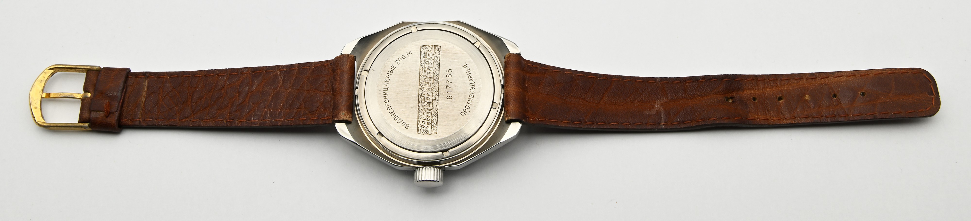 Vostok Antimagnetico - Orologio da polso a carica meccanica da uomo in metallo cromato con fondel...