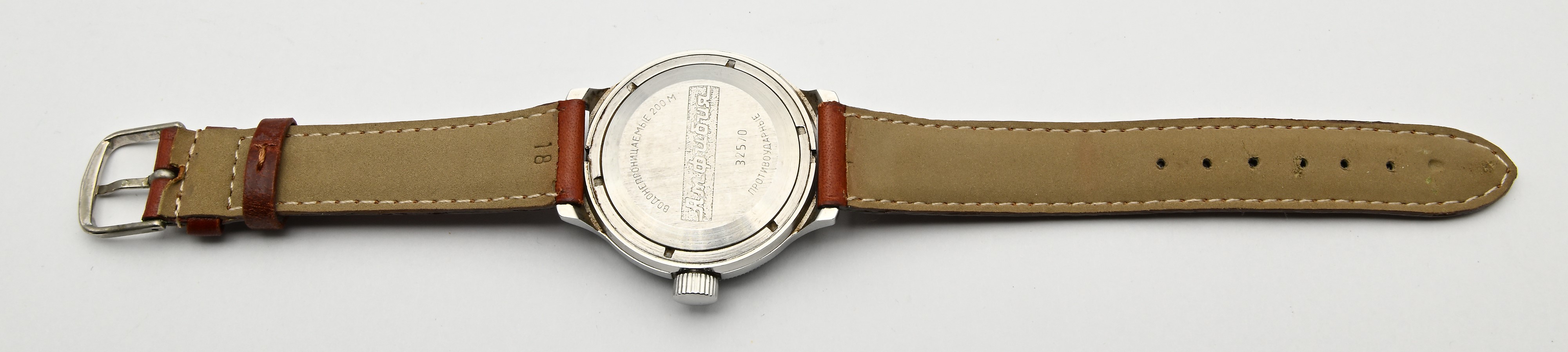 Vostok Antimagnetico - Orologio da polso a carica meccanica da uomo in metallo cromato con fondel...