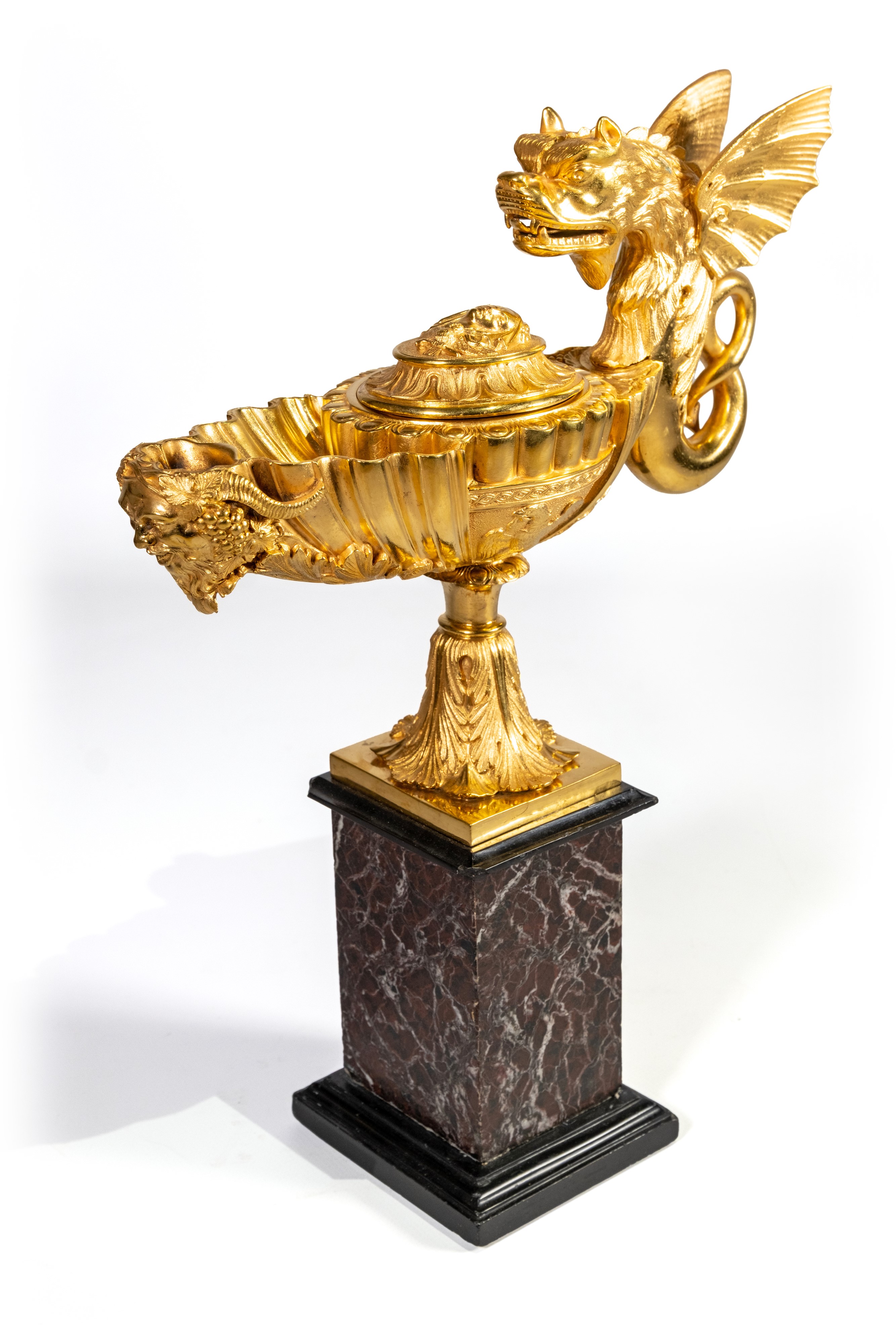Lucerna in bronzo dorato alla maniera di Benedetto Boschetti, con figura di drago, Roma, XIX seco...