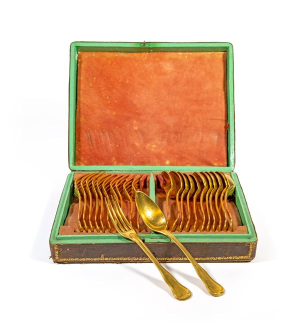 Servizio di posate da dolce in metallo dorato, entro scatola