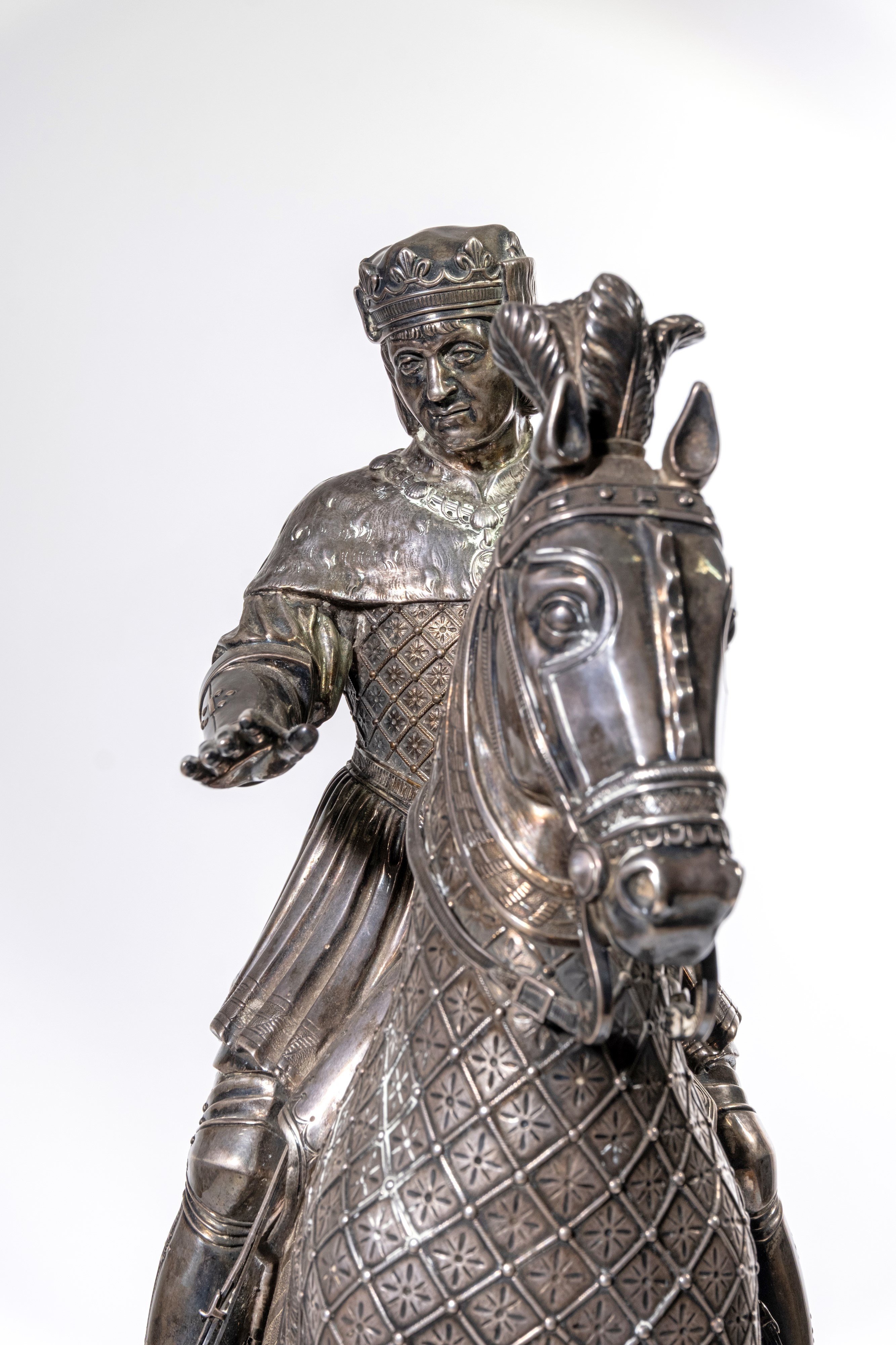 XIX secolo, Replica equestre di Luigi XII Valois (Orléans), in bronzo su base in porfido e marmo ...