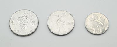 Raccolta di monete italiane, 1 lira 1946, 5 lire 1949 e 50 lire 1958