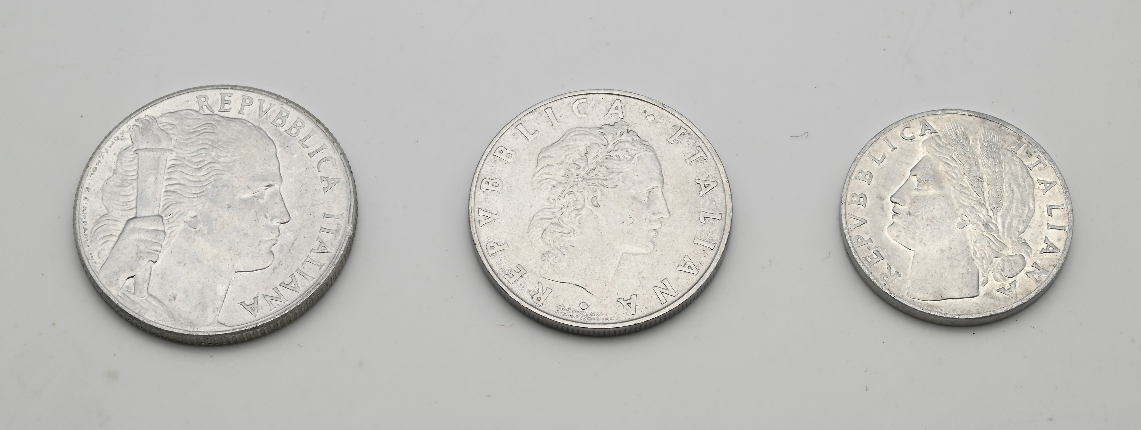 Raccolta di monete italiane, 1 lira 1946, 5 lire 1949 e 50 lire 1958