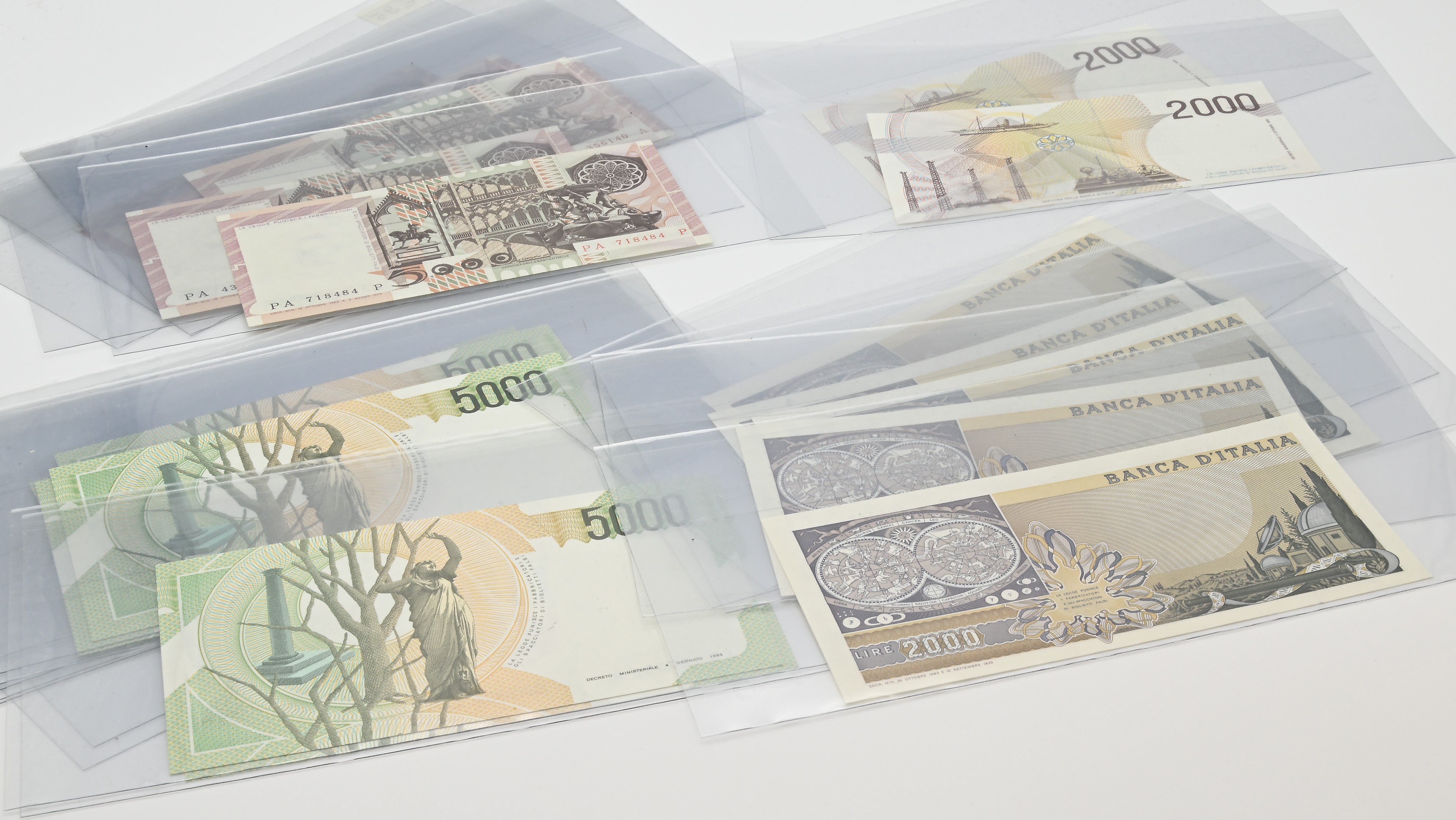 Repubblica Italiana, Lotto di banconote: 2.000 Lire Galileo e Fermi, 5.000 Lire Antonello da Mess...