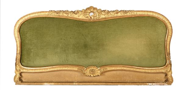 Testata di letto in legno intagliato e dorato