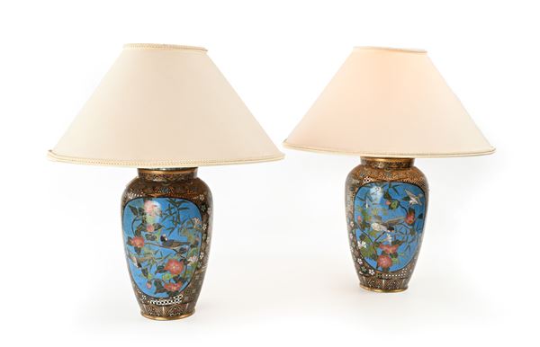 Coppia di lampade in metallo cloisonnée, XIX secolo