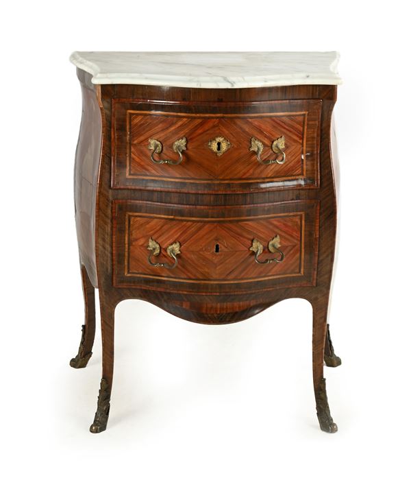 Piccolo cassettone in legno a fibre contrapposte, Napoli, XVIII secolo