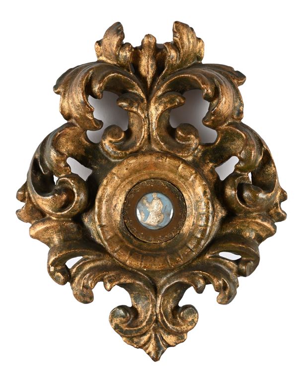 Piccola cornice in legno intagliato e dorato, XIX secolo