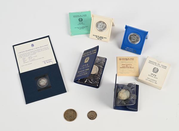 Lotto di 5 monete da 500 Lire Repubblica Italiana; 1 Piso e 25Cts Filippine  - Asta Asta a Tempo - Numismatica - Casa d'Aste Arcadia