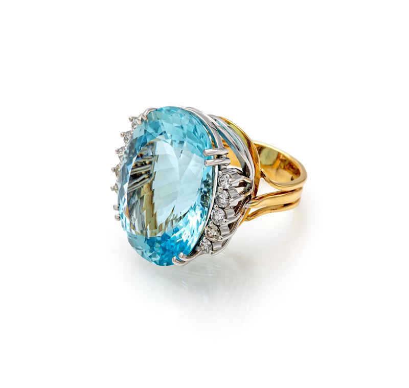 Anello in oro, acquamarina e brillanti