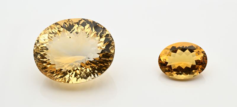 Due quarzi citrini in taglio ovale