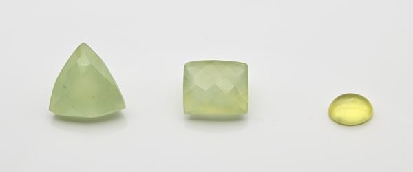 Lotto di 3 prehnite taglio cabochon trillion e fantasia