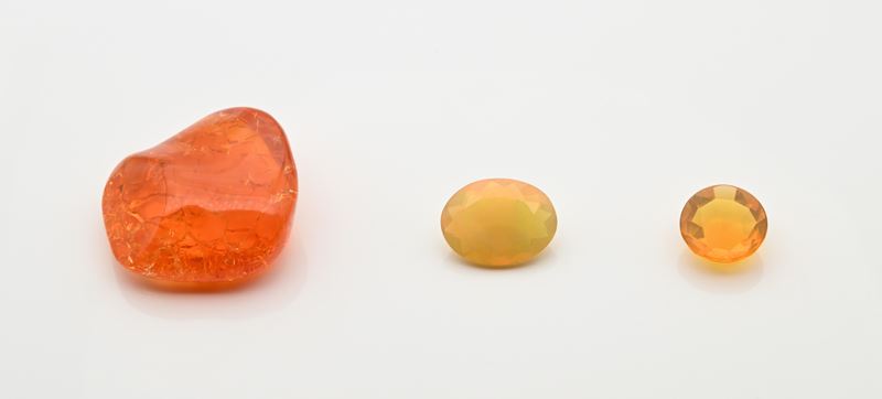 Lotto di 3 opali messicano ed etiope