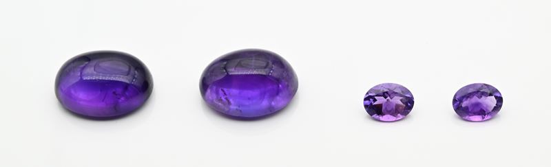 Lotto di 4 ametiste in taglio ovale e cabochon