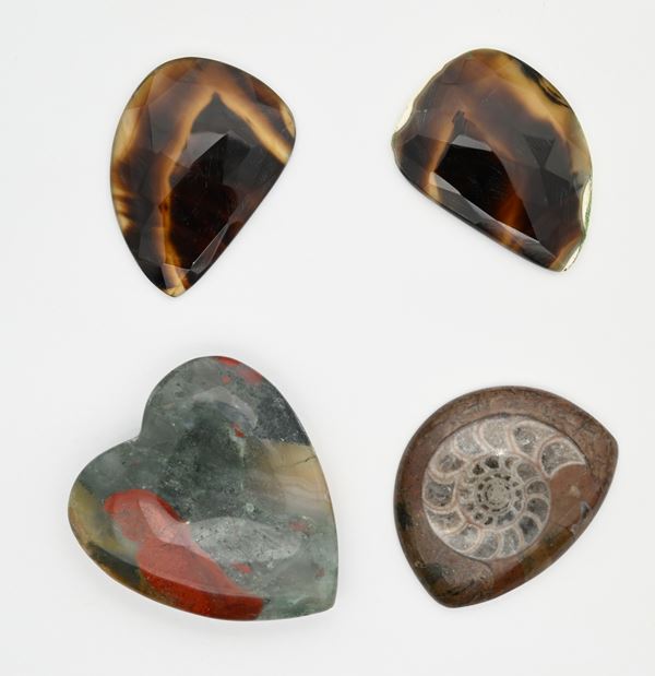 Gruppo di quattro quarzi