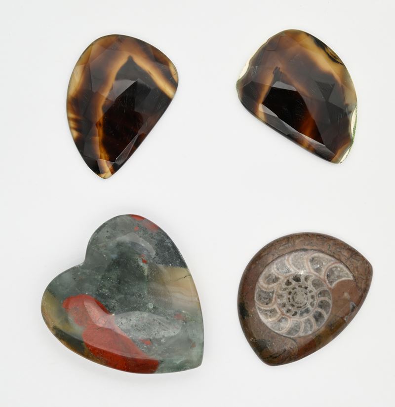 Gruppo di quattro quarzi