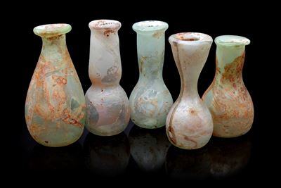 Vetreria Cenedese (attrib.), Set di cinque vasi modello Scavo, vetro di Murano bianco traslucido