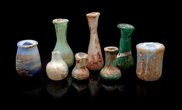 Lotto di otto vasetti modello Scavo in vetro di Murano