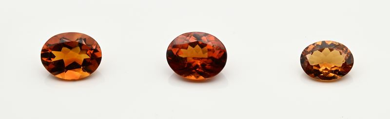 Lotti di 3 granati arancio in taglio ovale