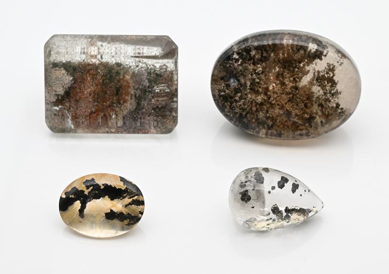 Gruppo di 4 quarzi dendridici