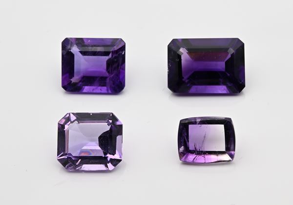 Lotto di 4 ametiste in taglio smeraldo