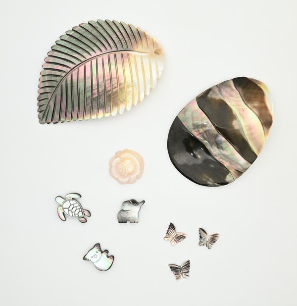 Lotto di 9 elementi in madreperla