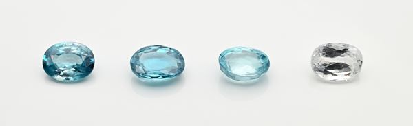 Lotto di 4 zirconi blu, blu light
