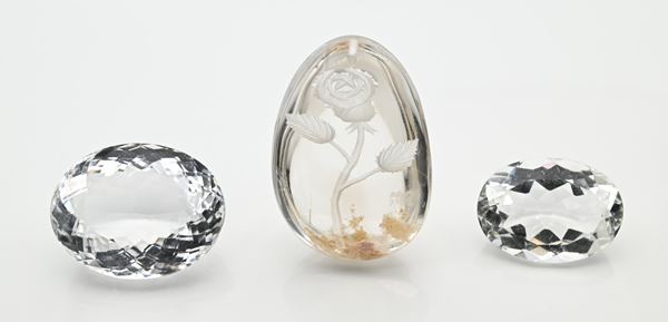 Lotto di 3 quarzi incolore (Cristallo di Rocca), taglio ovale e goccia inciso