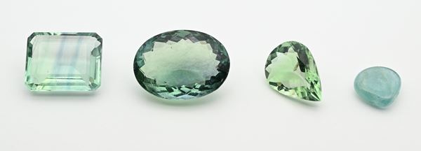 Lotto di 4 fluoriti taglio ovale, goccia e smeraldo