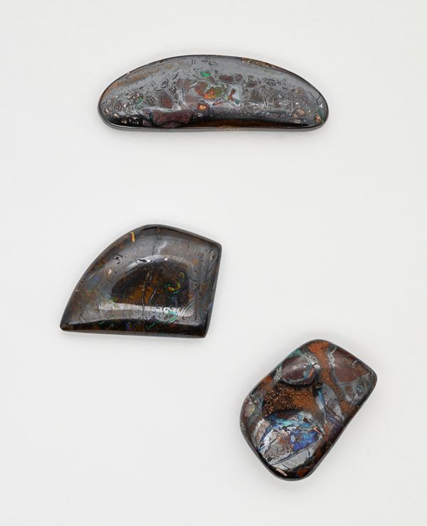 Lotto di 3 opali baulder in taglio fantasia