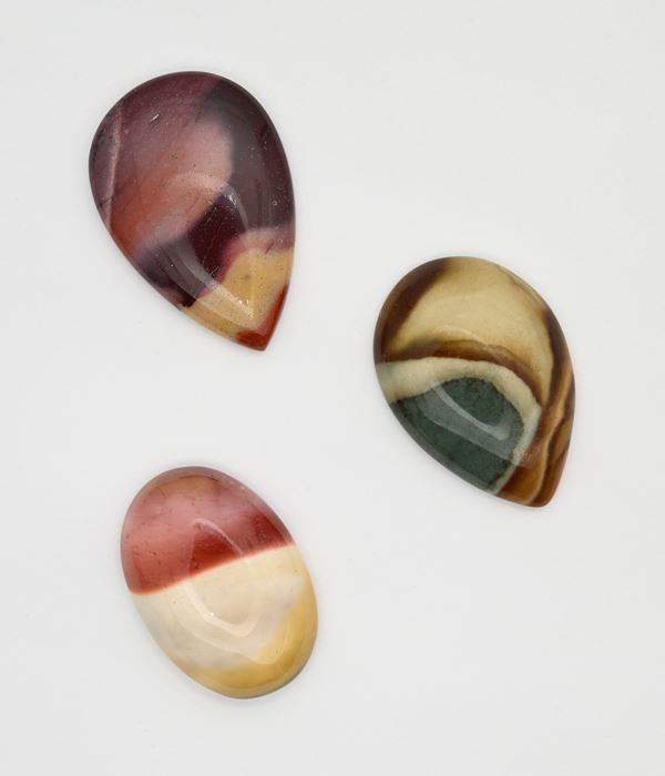 Lotto di 3 mokaiti (diaspro australiano) in taglio goccia e ovale