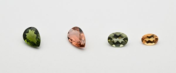 Lotto di 4 tormaline gialle e verdi in taglio ovale e taglio goccia  - Auction Time Auction -  Gems of a Thousand Colors - Casa d'Aste Arcadia