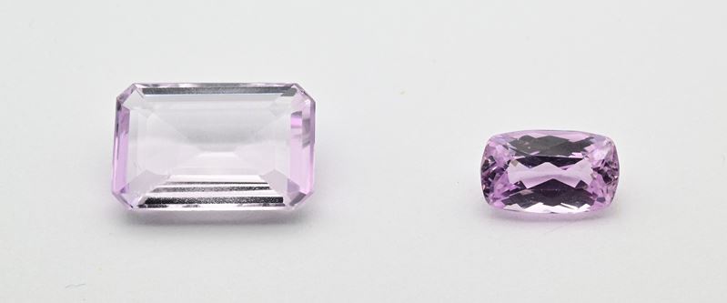 Kunzite, Lotto di due pietre in taglio a gradini (ct. 16,70 complessivi)