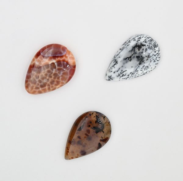 Lotto di 3 agate in taglio goccia  - Auction Time Auction -  Gems of a Thousand Colors - Casa d'Aste Arcadia