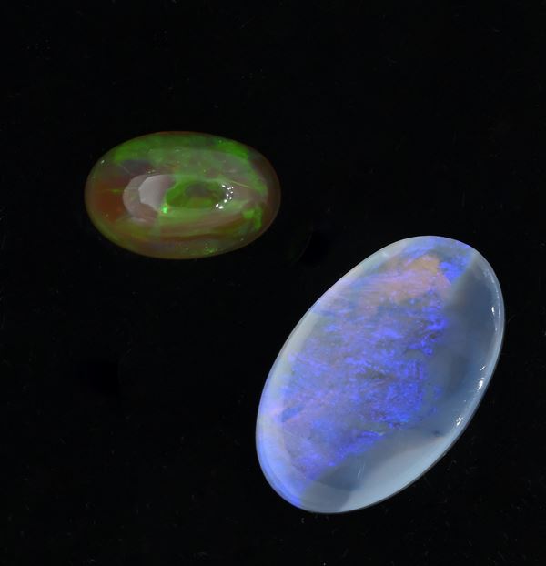 Lotto composto da un opale etiope e un opale blu australiano  - Auction Time Auction -  Gems of a Thousand Colors - Casa d'Aste Arcadia