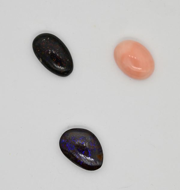 Lotto di 3 opali multicolor  - Asta Asta a Tempo - Gemme di Mille Colori - Casa d'Aste Arcadia