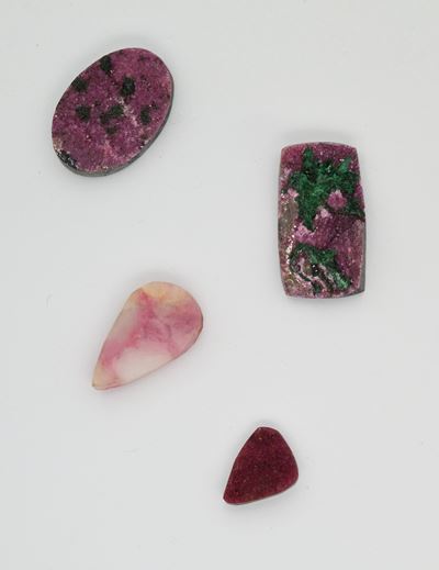 Cobalto calcite, lotto di quattro campioni in vari tagli